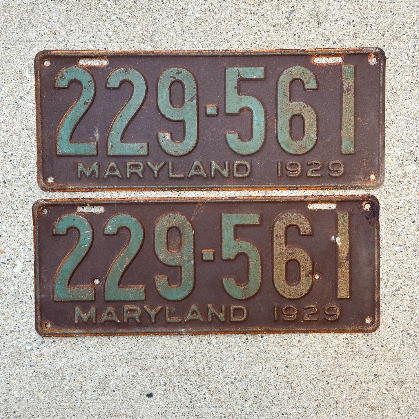 Photo of a 1929 Maryland License Plate Pair Auto Tag Garage Decor Vintage 229 561 with original patina