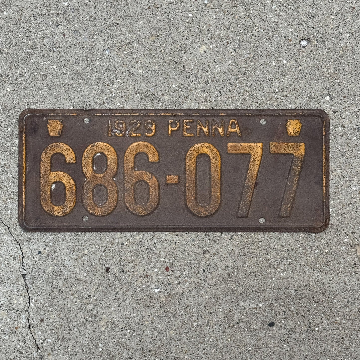 Photo of a 1929 Pennsylvania License Plate Auto Tag Garage Decor Vintage 686 077