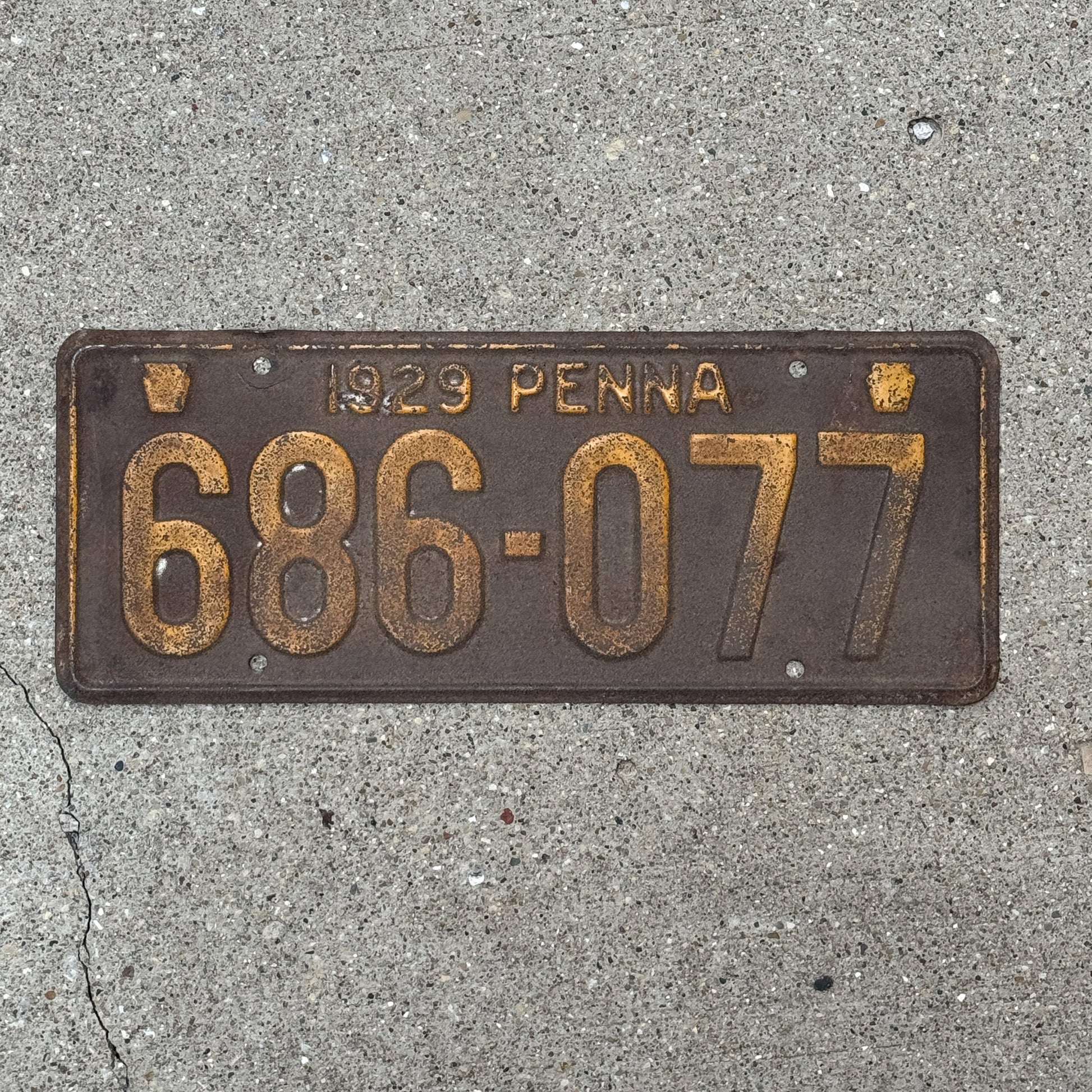 Photo of a 1929 Pennsylvania License Plate Auto Tag Garage Decor Vintage 686 077