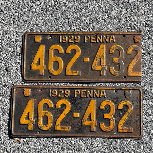 Photo of a 1929 Pennsylvania License Plate Pair Auto Tag Garage Decor Vintage 462 432
