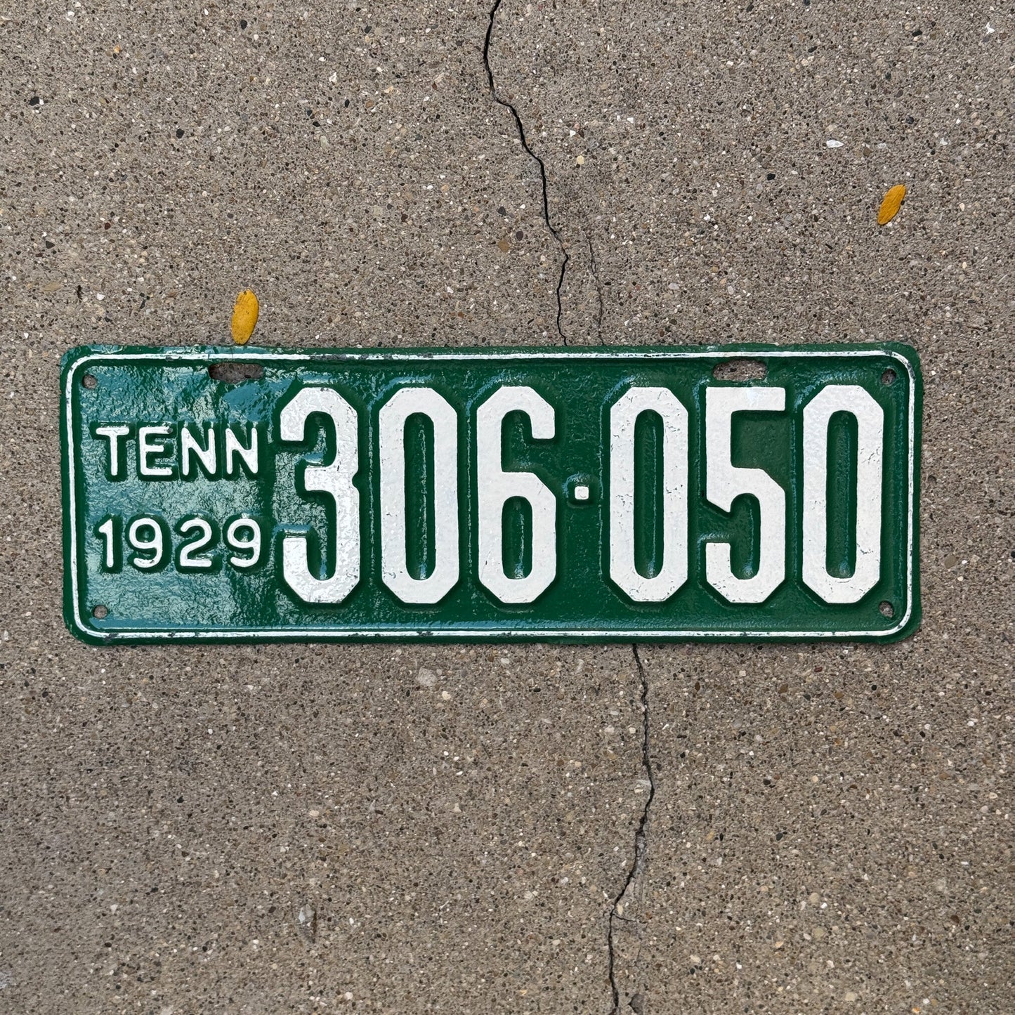 Photo of a 1929 Tennessee License Plate Auto Tag Garage Decor Vintage 306 050