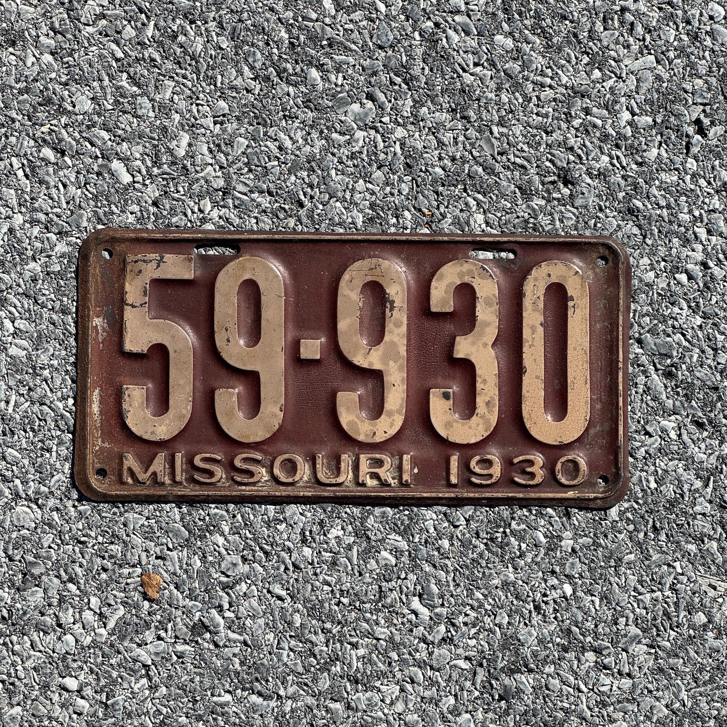 Photo of a 1930 Missouri License Plate Auto Tag Garage Decor Vintage Ford Model A Year 59 930