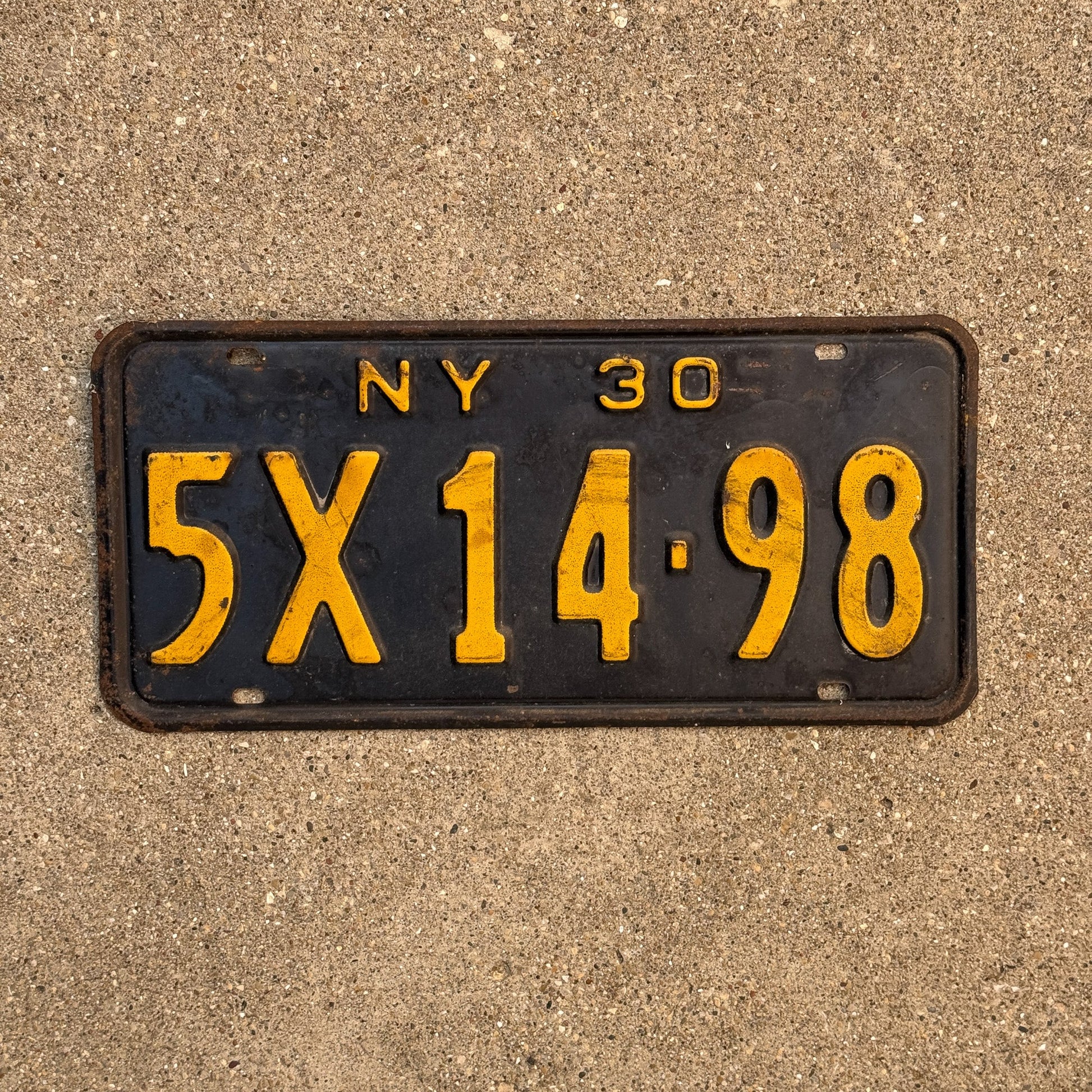 Photo of a 1930 New York License Plate Auto Tag Garage Decor Vintage 5X 1498