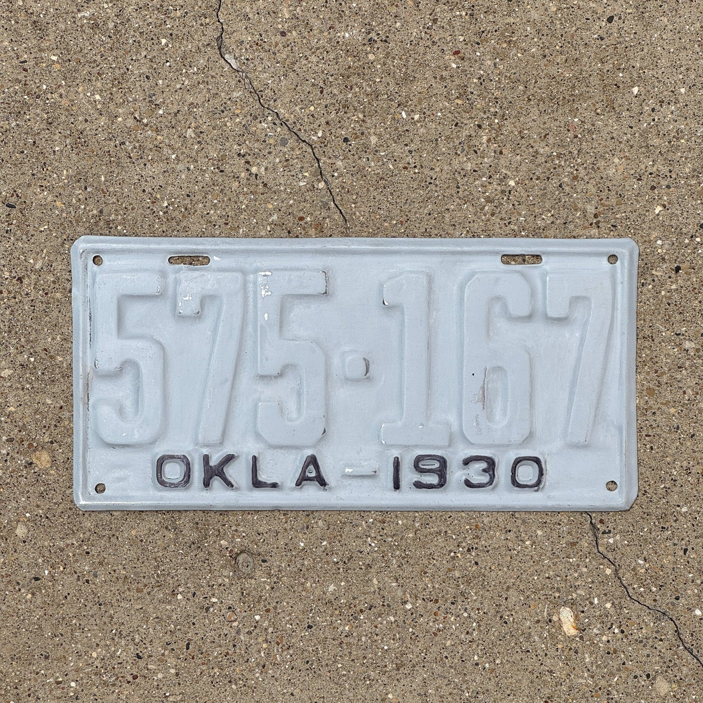 Photo of a 1930 Oklahoma License Plate Auto Tag Garage Decor Vintage 575 167