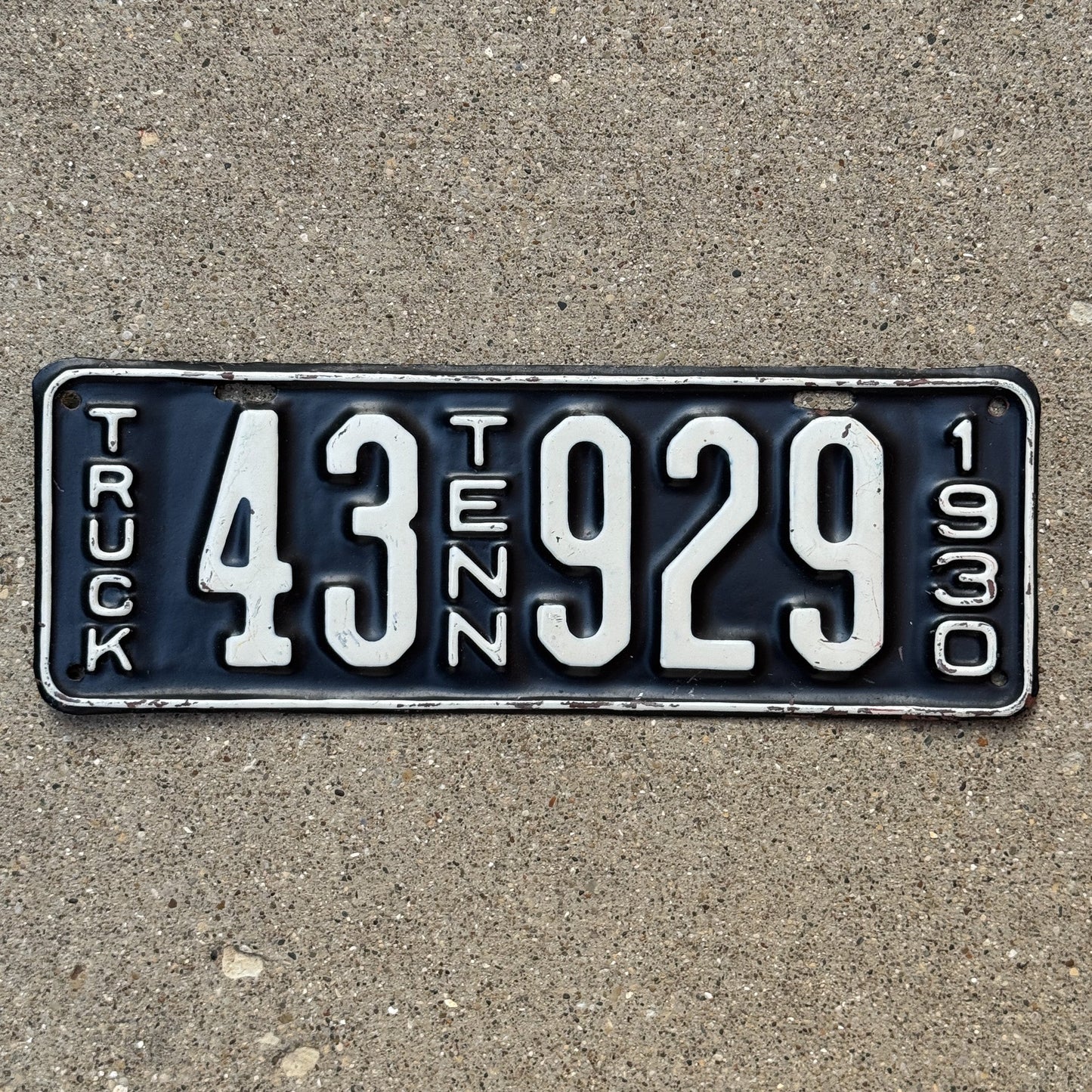 Photo of a 1930 Tennessee Truck License Plate Auto Tag Garage Decor Vintage 43 929