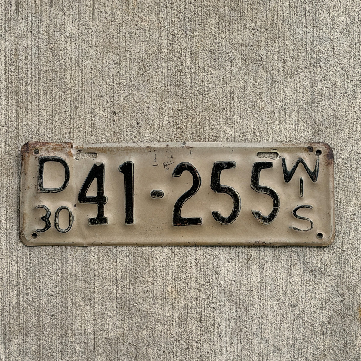 Photo of a 1930 Wisconsin License Plate Auto Tag Garage Decor Vintage Ford Model A Year 41 255 with original patina