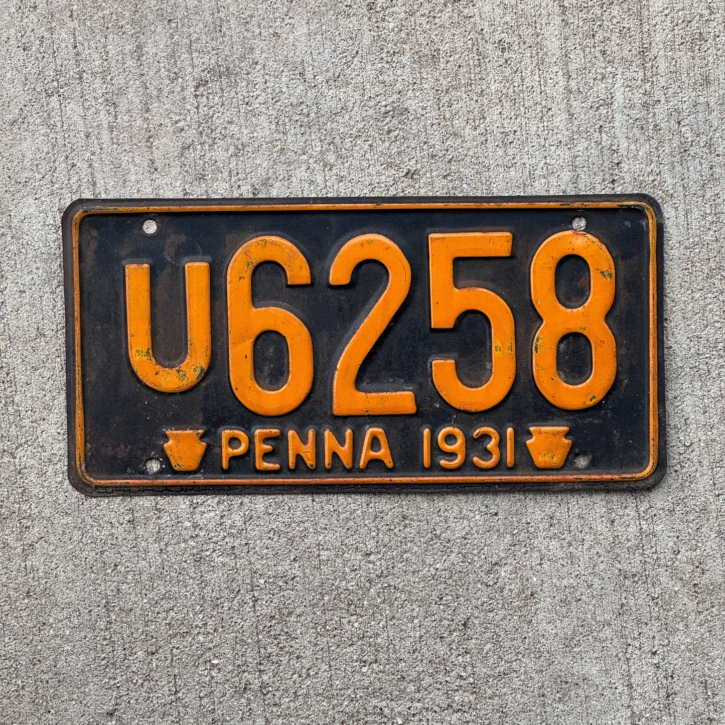 Photo of a 1931 Pennsylvania License Plate Auto Tag Garage Decor Vintage U 6258