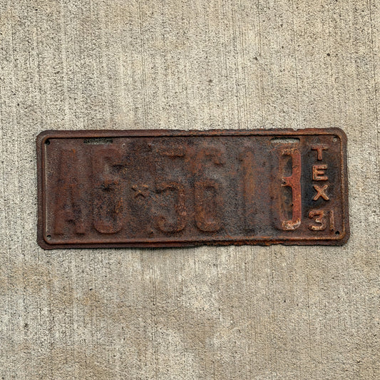 Photo of a 1931 Texas License Plate Auto Tag Garage Decor Vintage Ford Model A Year A6 5618 with original patina