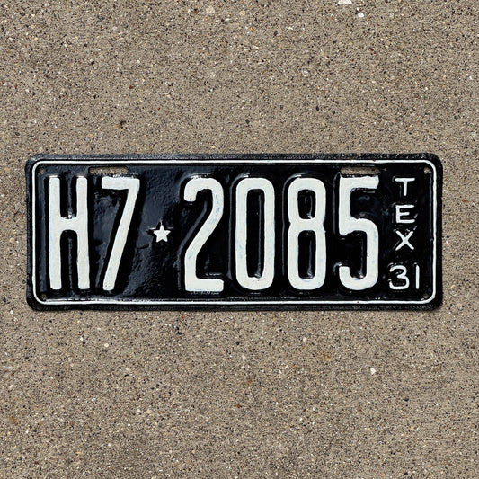 Photo of a 1931 Texas License Plate Auto Tag Garage Decor Vintage H7 2085