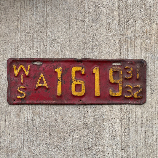 Photo of a 1931 Wisconsin License Plate Auto Tag Garage Decor Vintage A 1619