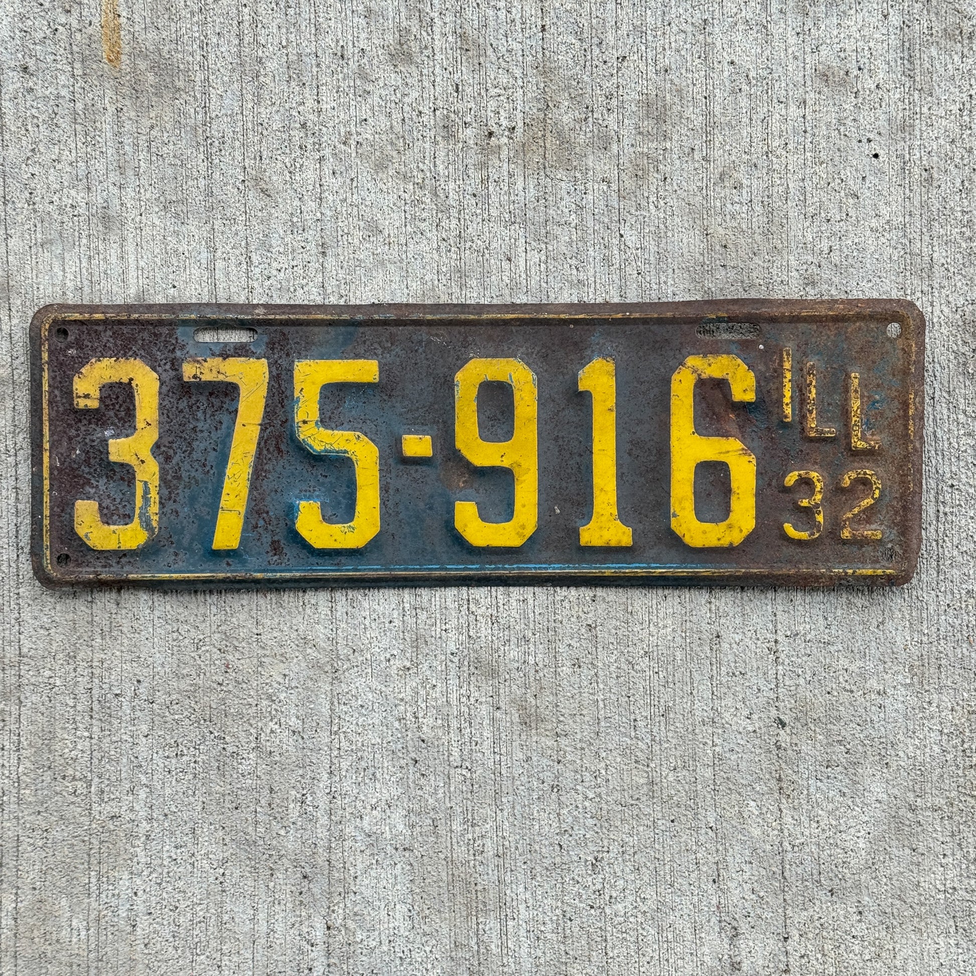 Photo of a 1932 Illinois License Plate Auto Tag Garage Decor Vintage 375 916 with original patina