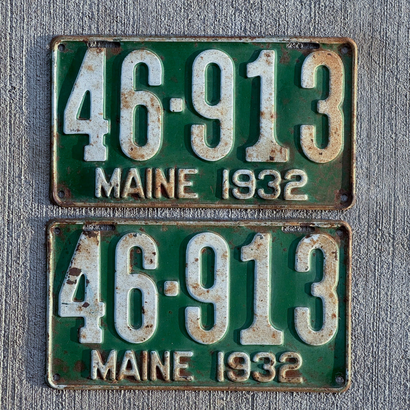 Photo of a 1932 Maine License Plate Pair Auto Tag Garage Decor Vintage 46 913 with original patina