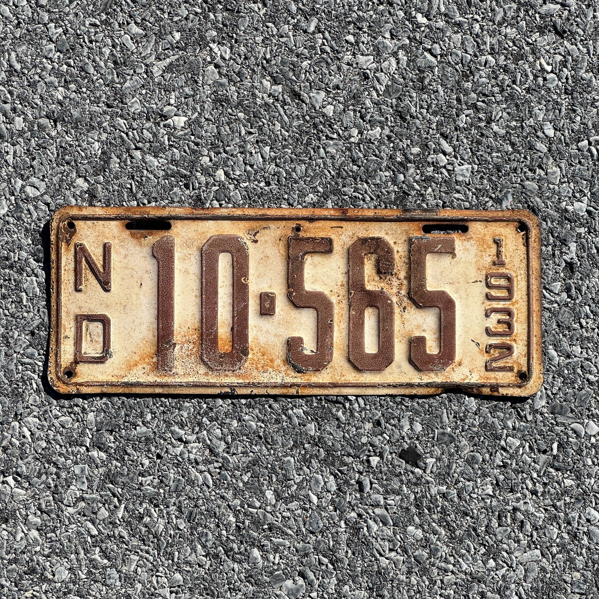 Photo of a 1932 North Dakota Truck License Plate Auto Tag Garage Decor Vintage 10 565