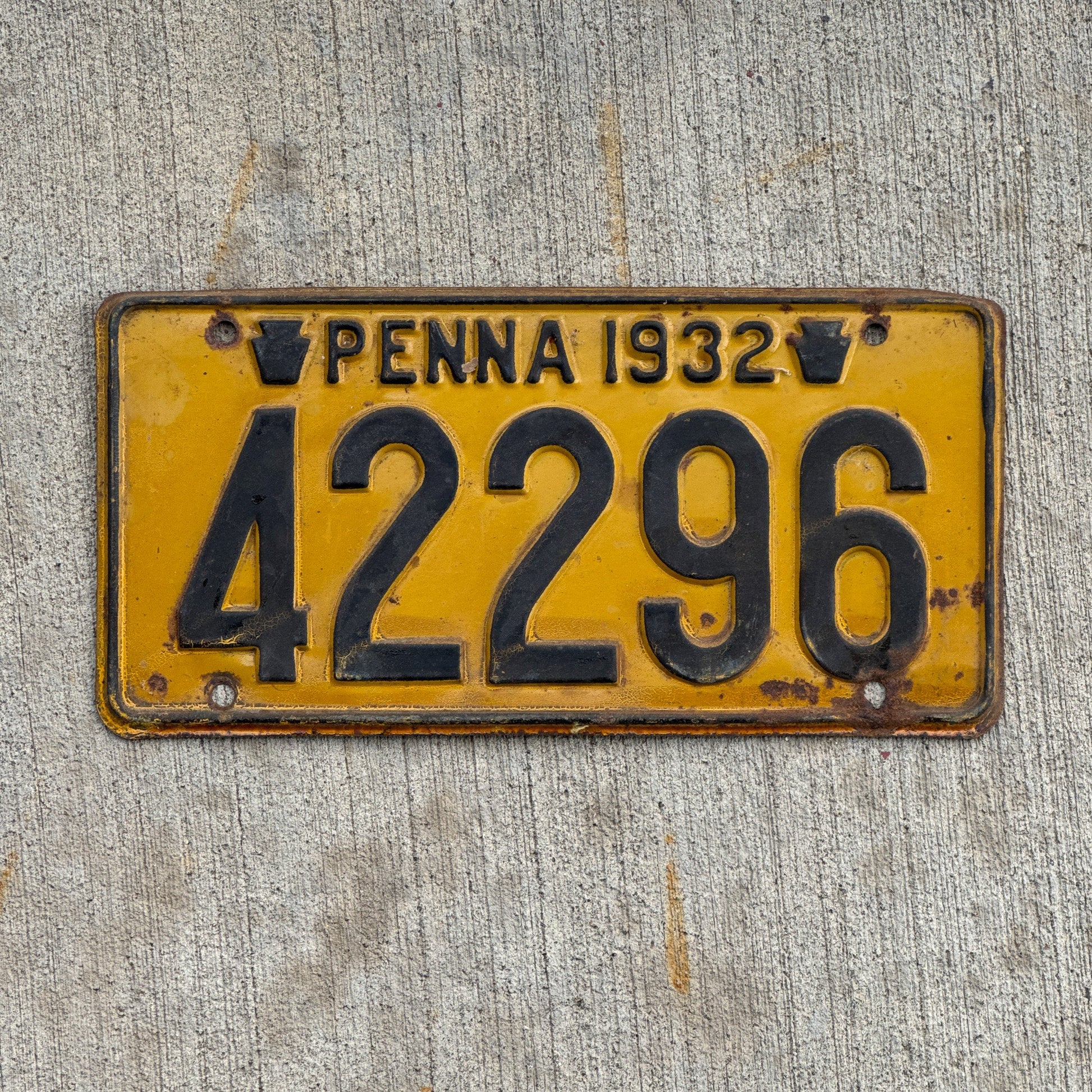 Photo of a 1932 Pennsylvania License Plate Auto Tag Garage Decor Vintage 42296 with original patina