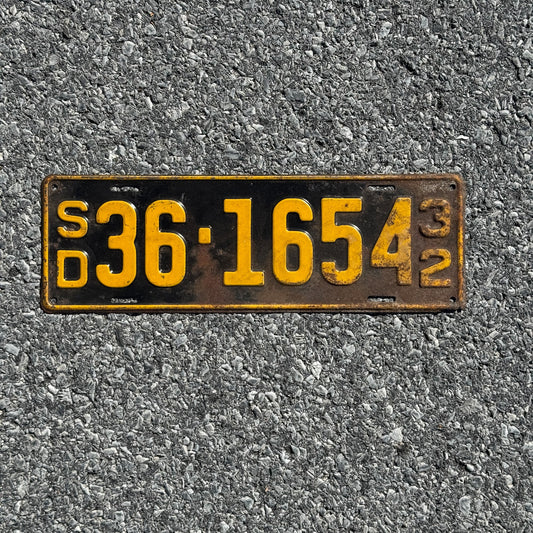 Photo of a 1932 South Dakota License Plate Auto Tag Garage Decor Vintage 36 1654