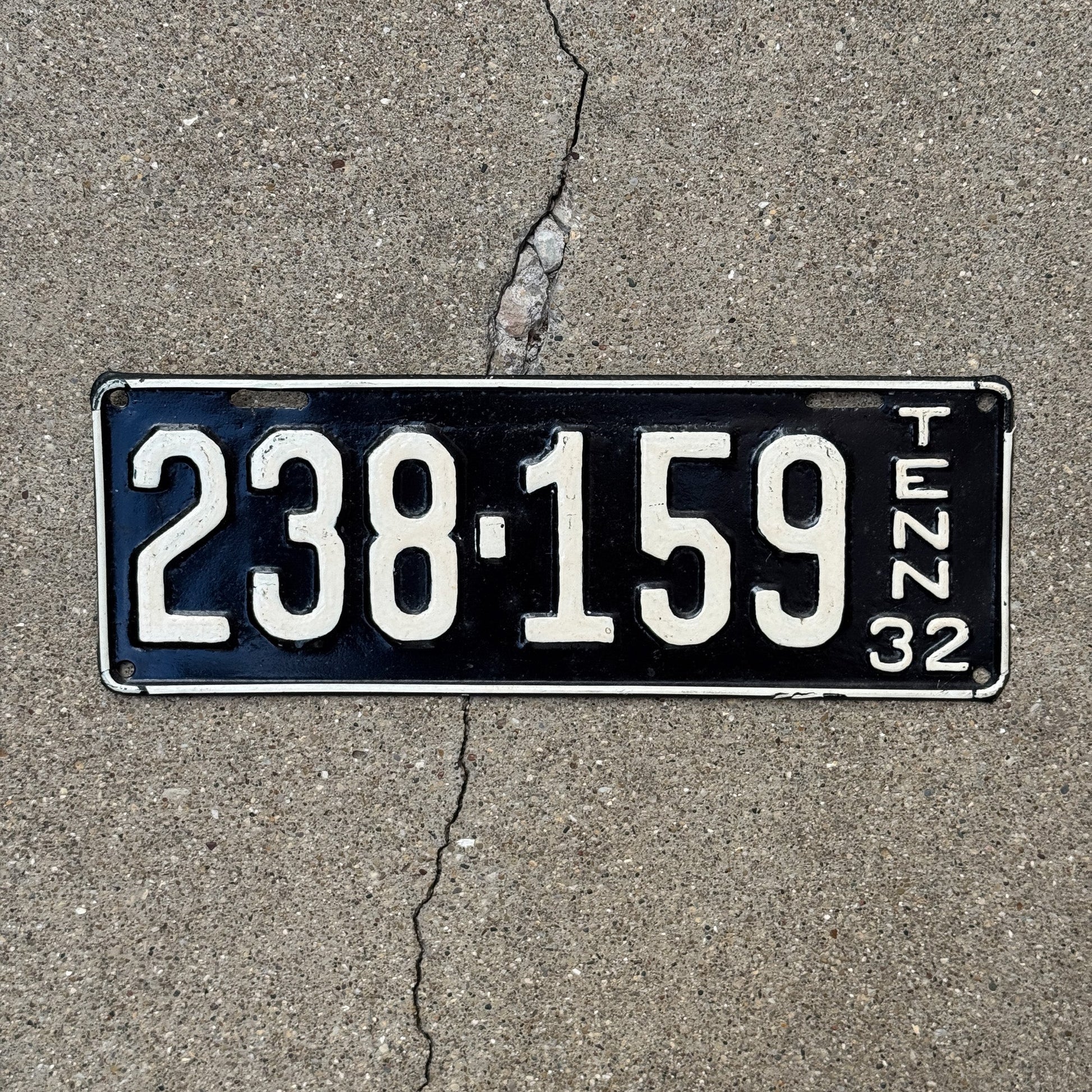 Photo of a 1932 Tennessee License Plate Auto Tag Garage Decor Vintage 238 159
