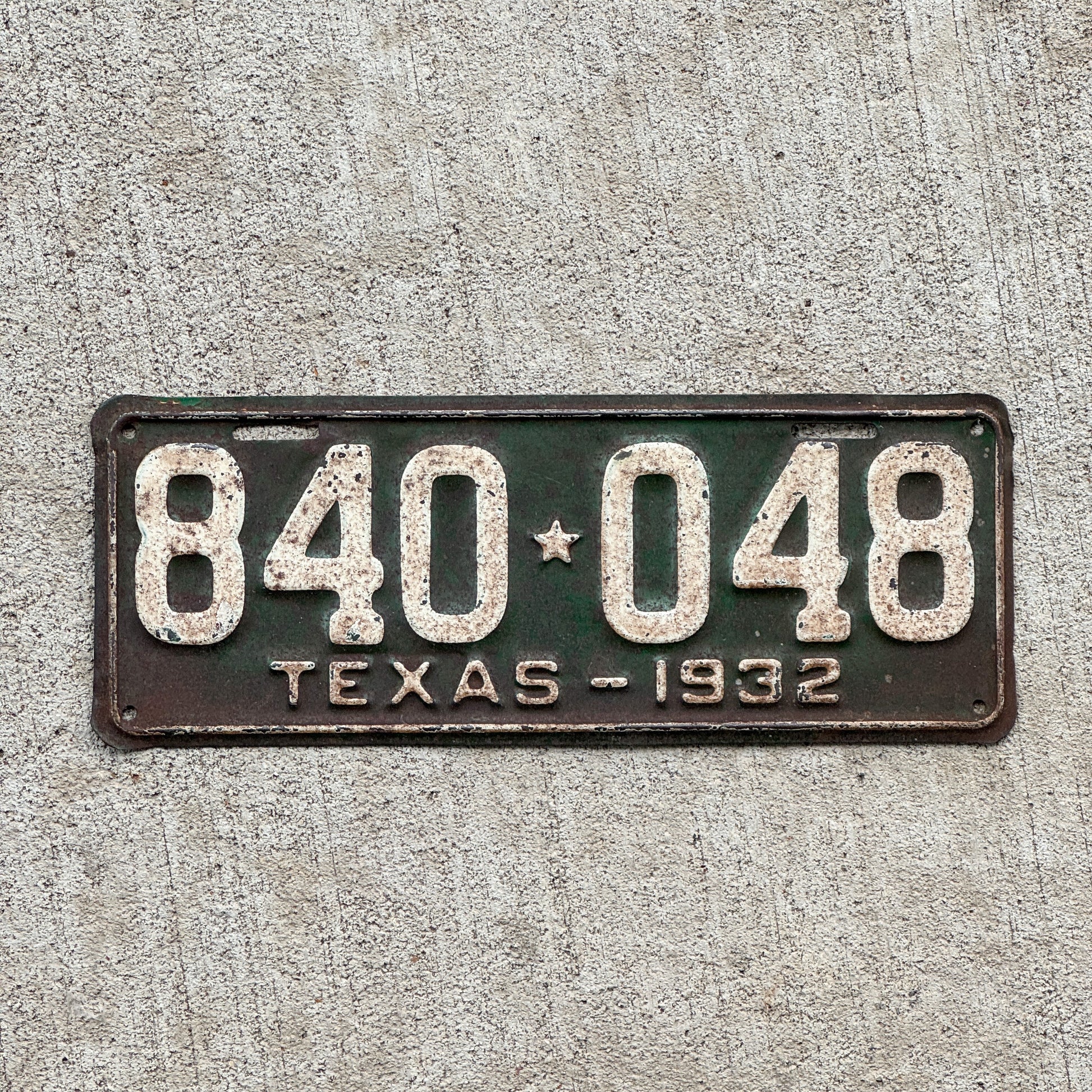 Photo of a 1932 Texas License Plate Auto Tag Garage Decor Vintage Palindrome 840 048 with original patina