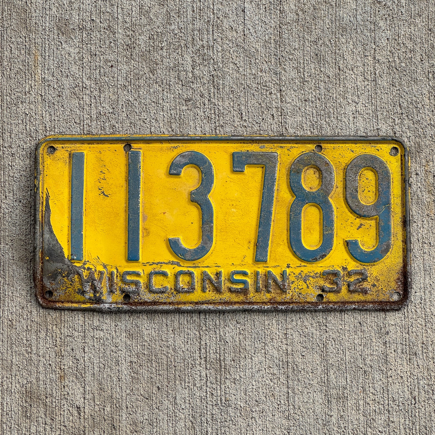 Photo of a 1932 Wisconsin License Plate Auto Tag Garage Decor Vintage 113789 with original patina