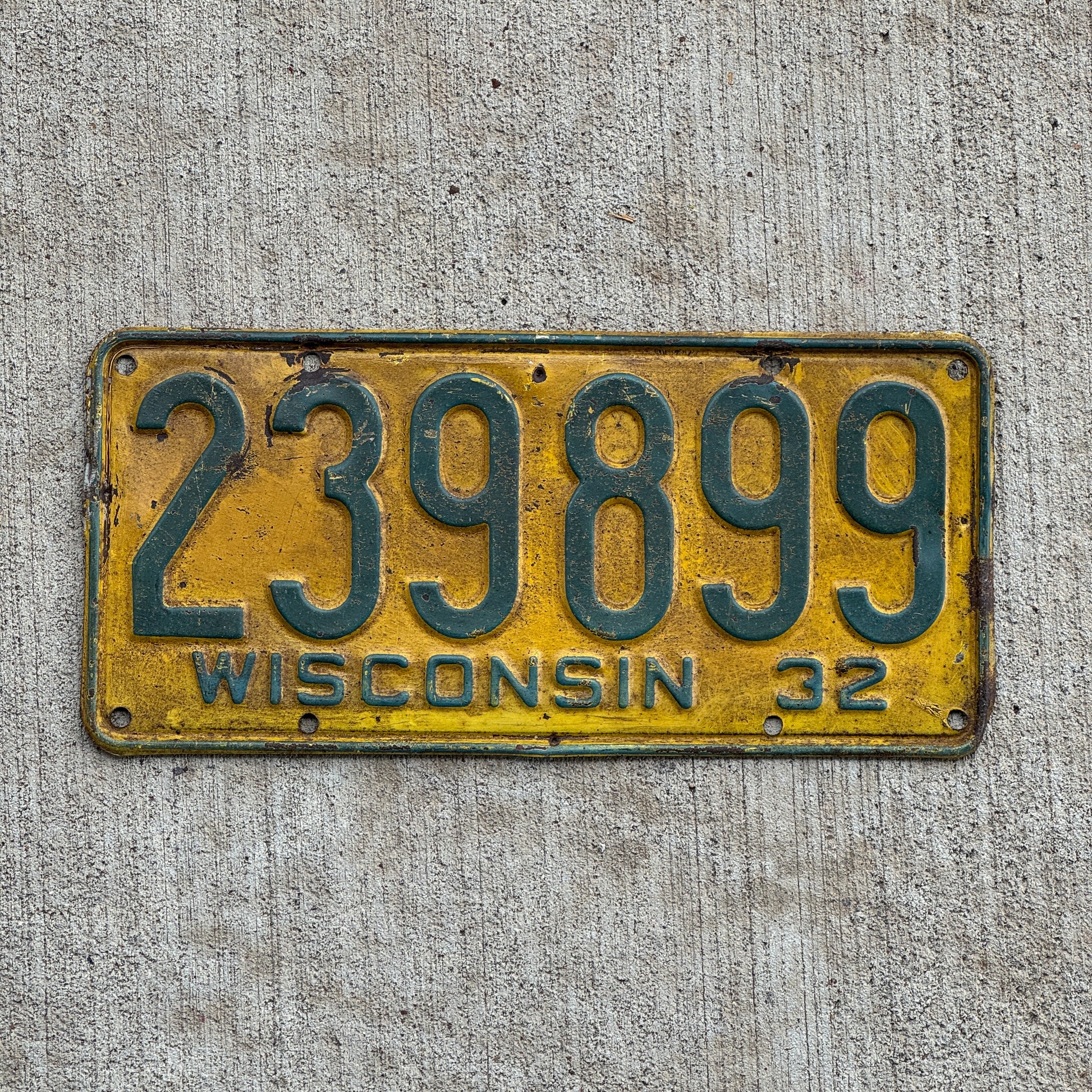 Photo of a 1932 Wisconsin License Plate Auto Tag Garage Decor Vintage 239 899 with original patina