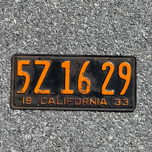 Photo of a 1933 California License Plate Auto Tag Garage Decor Vintage 5Z1629
