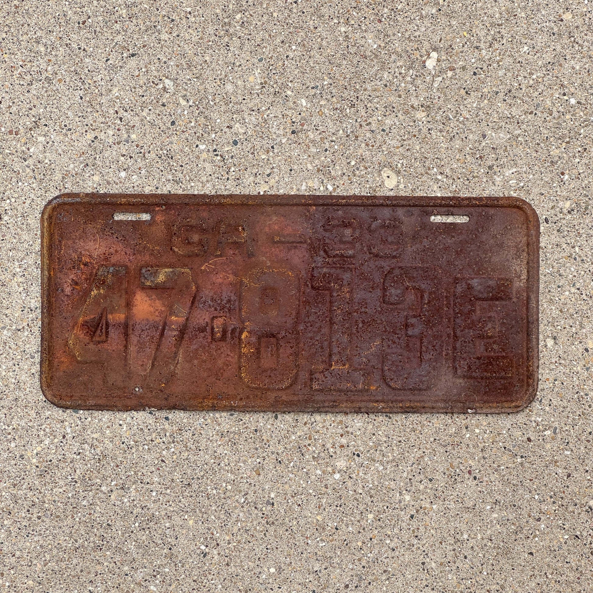 Photo of a 1933 Georgia License Plate Auto Tag Garage Decor Vintage 47 813E