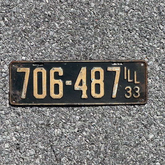 Photo of a 1933 Illinois License Plate Auto Tag Garage Decor Vintage 706 487