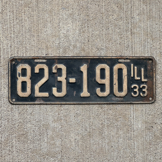 Photo of a 1933 Illinois License Plate Auto Tag Garage Decor Vintage 823 190