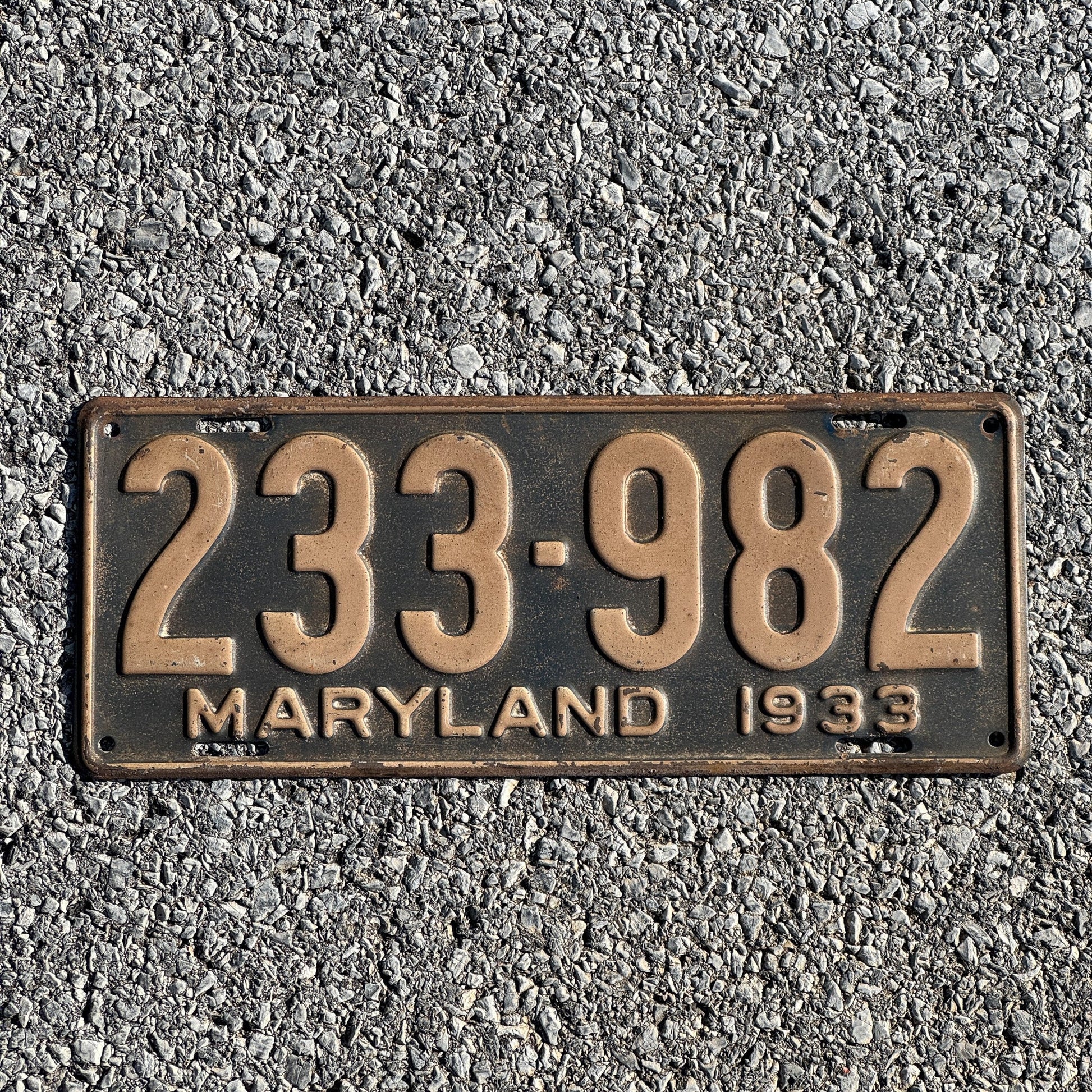 Photo of a 1933 Maryland License Plate Auto Tag Garage Decor Vintage 233 982