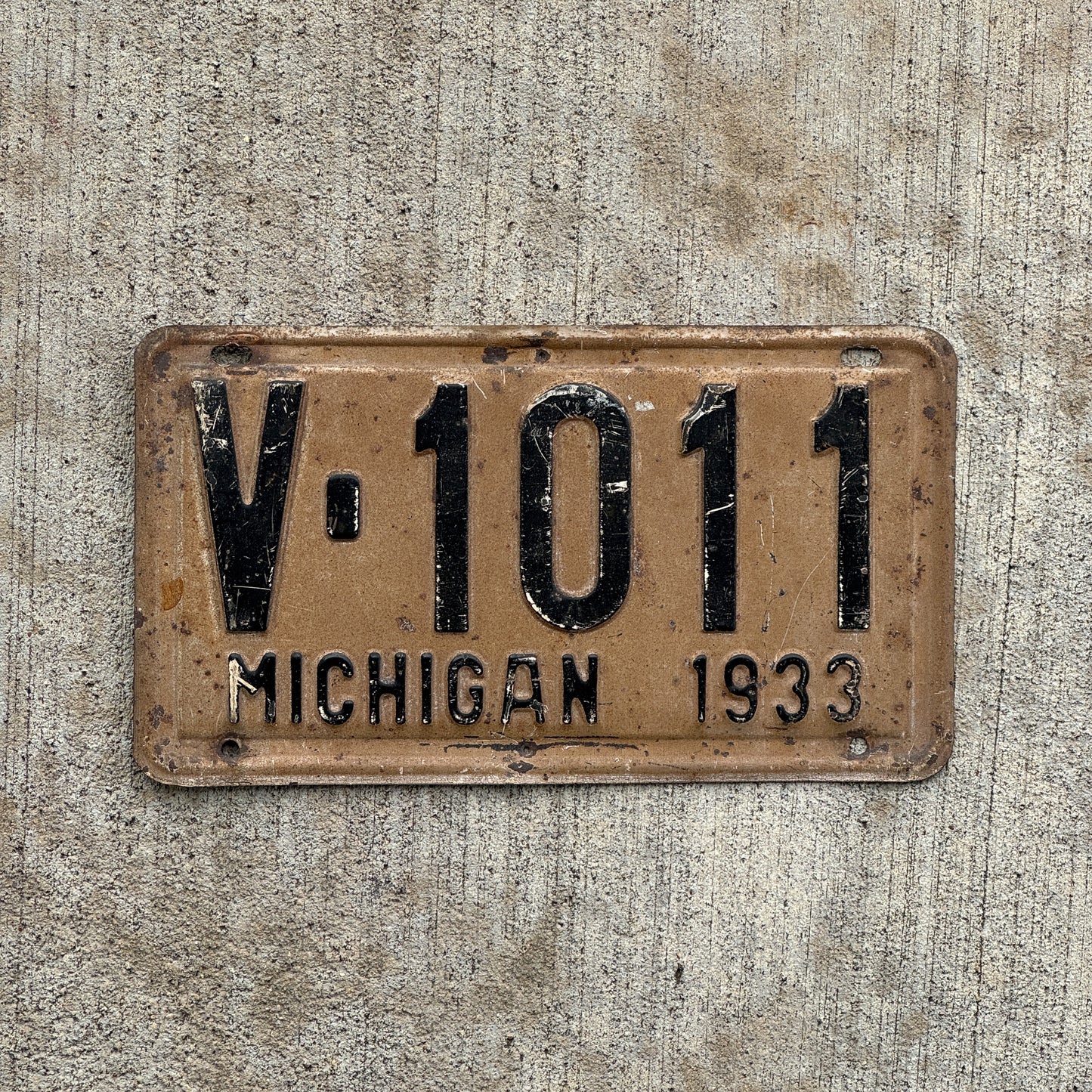 Photo of a 1933 Michigan License Plate Auto Tag Garage Decor Vintage V 1011 with original patina