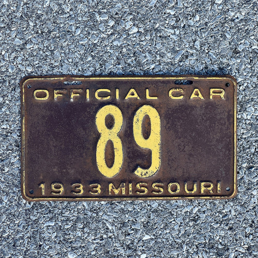 Photo of a 1933 Missouri Official Car License Plate Auto Tag Garage Decor Vintage 89