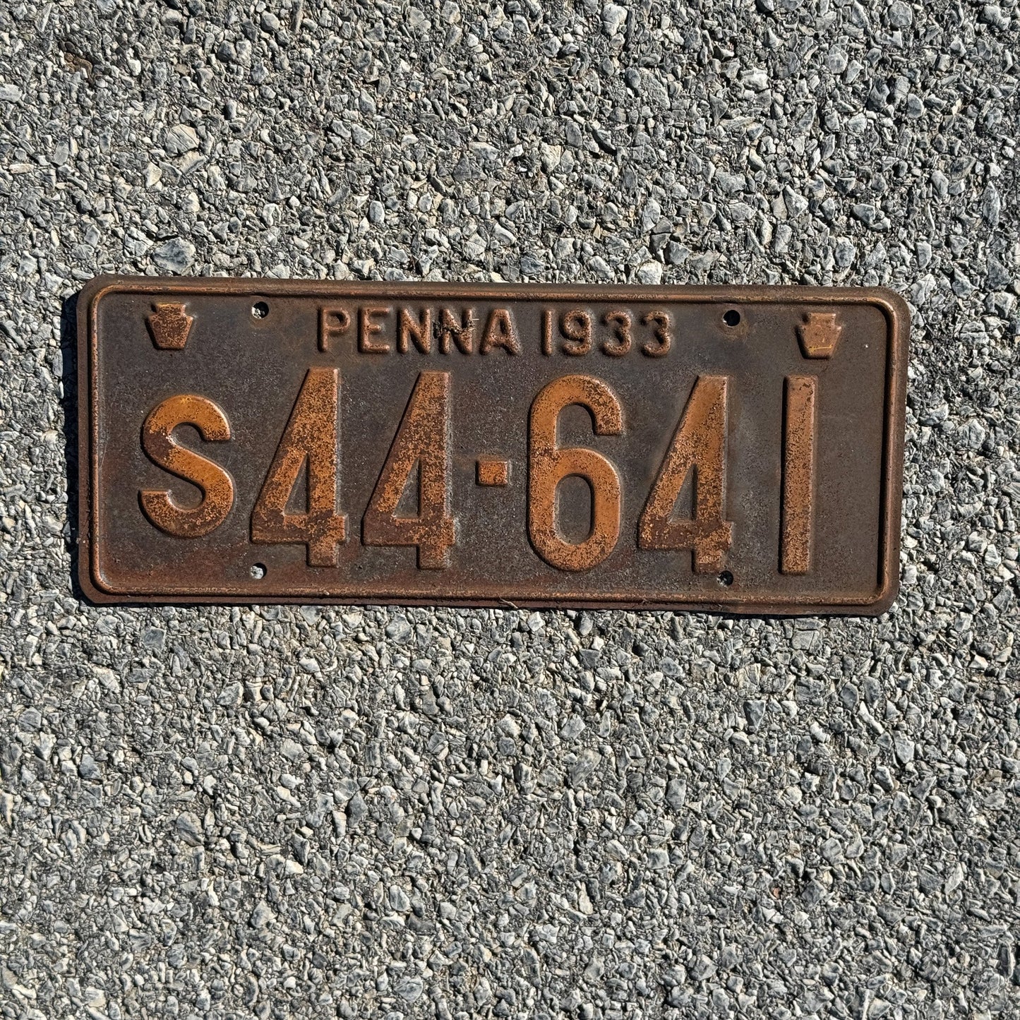 Photo of a 1933 Pennsylvania License Plate Auto Tag Garage Decor Vintage S 44641