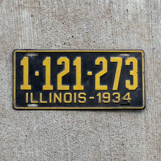 Photo of a 1934 Illinois License Plate Auto Tag Garage Decor Vintage 1 121 273 with original patina
