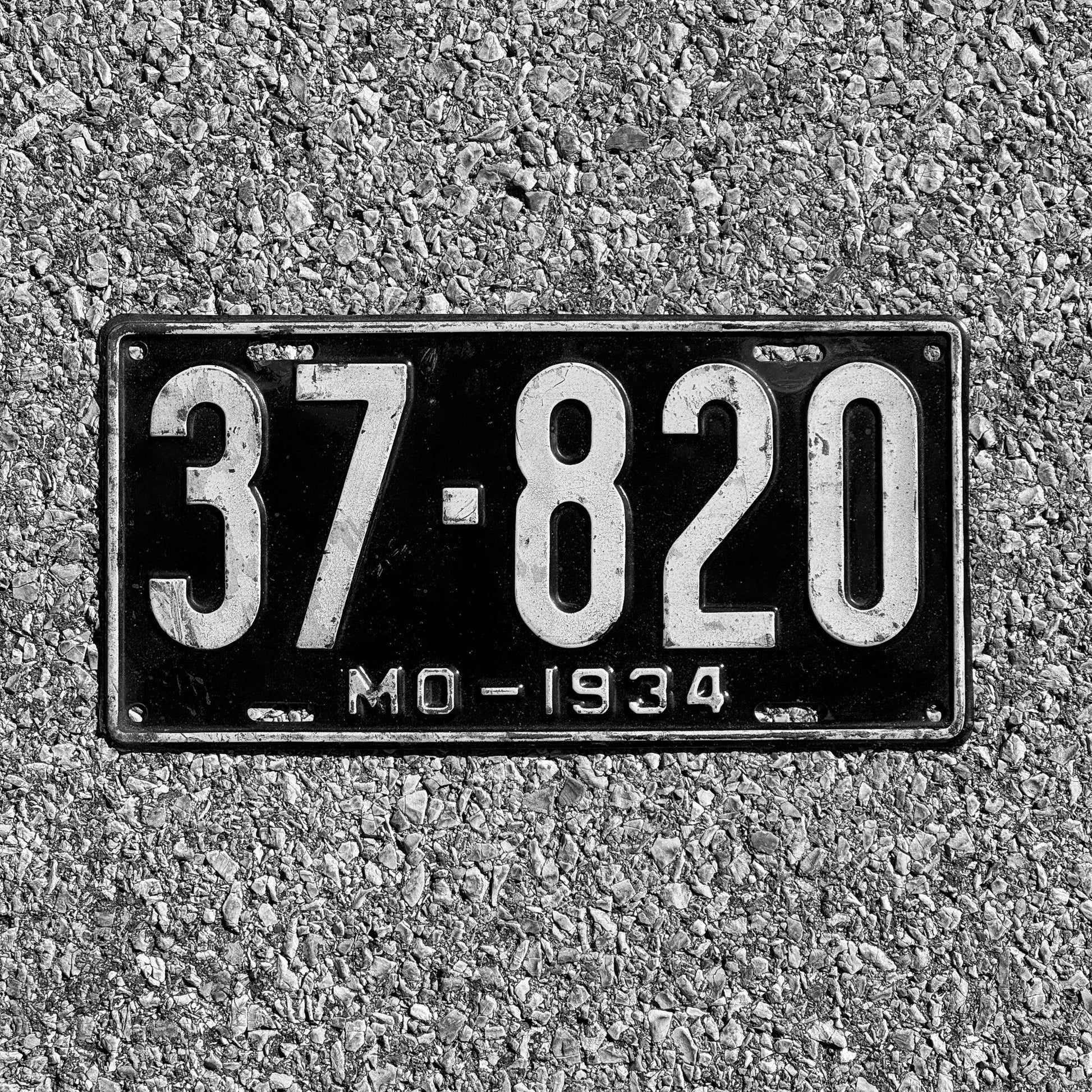 Photo of a 1934 Missouri License Plate Auto Tag Garage Decor Vintage 37 820