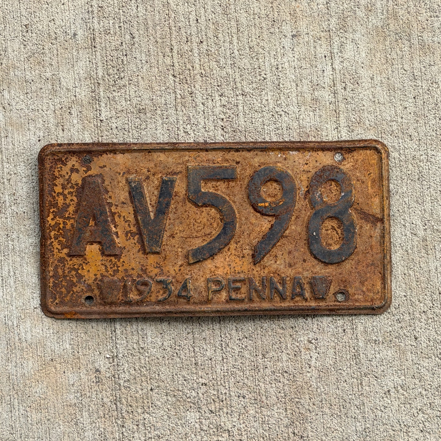 Photo of a 1934 Pennsylvania License Plate Auto Tag Garage Decor Vintage AV 598 with original patina
