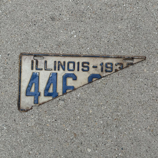 Photo of a 1935 Illinois License Plate Auto Tag Garage Decor Vintage CUT CRAFT GRADE 446