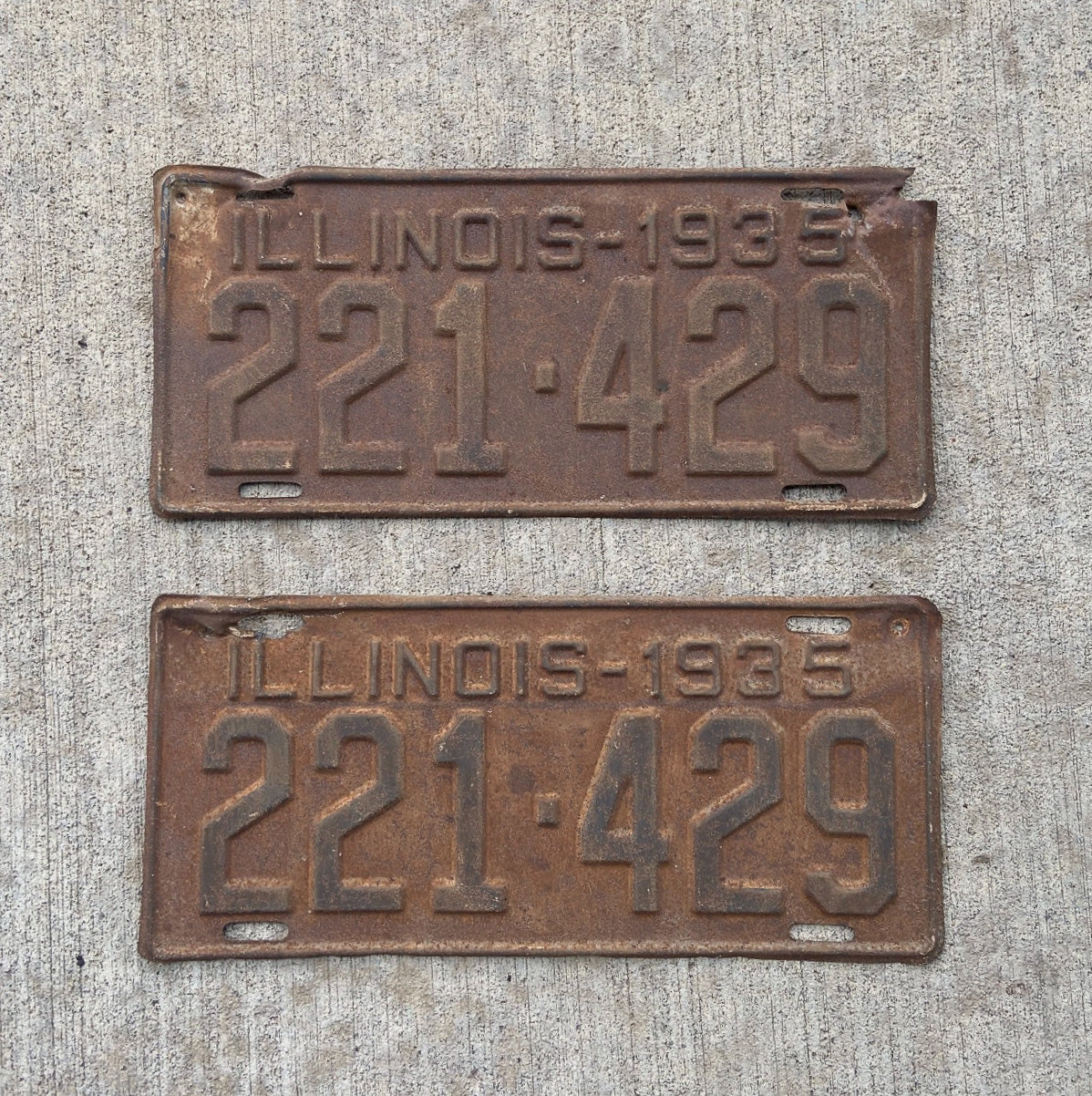Photo of a 1935 Illinois License Plate Pair Auto Tag Garage Decor Vintage 221429 with original patina