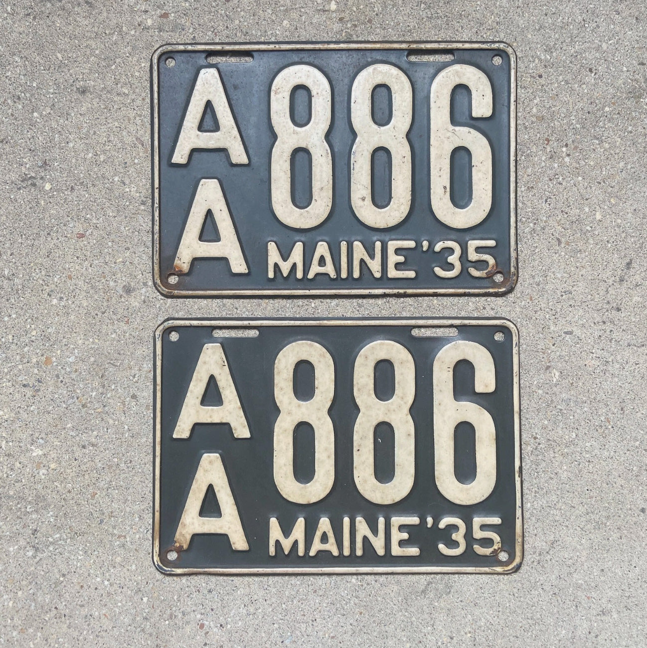 Photo of a 1935 Maine License Plate Pair Auto Tag Garage Decor Vintage Car Show Set AA 886 with original patina