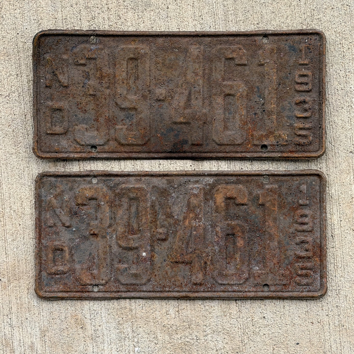 Photo of a 1935 North Dakota License Plate Pair Auto Tag Garage Decor Vintage 39 461 with original patina