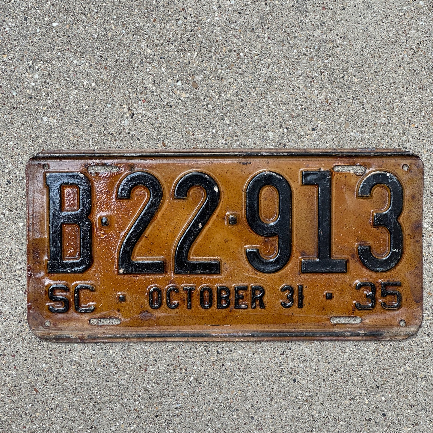 Photo of a 1935 South Carolina License Plate Auto Tag Garage Decor Vintage B 22 913