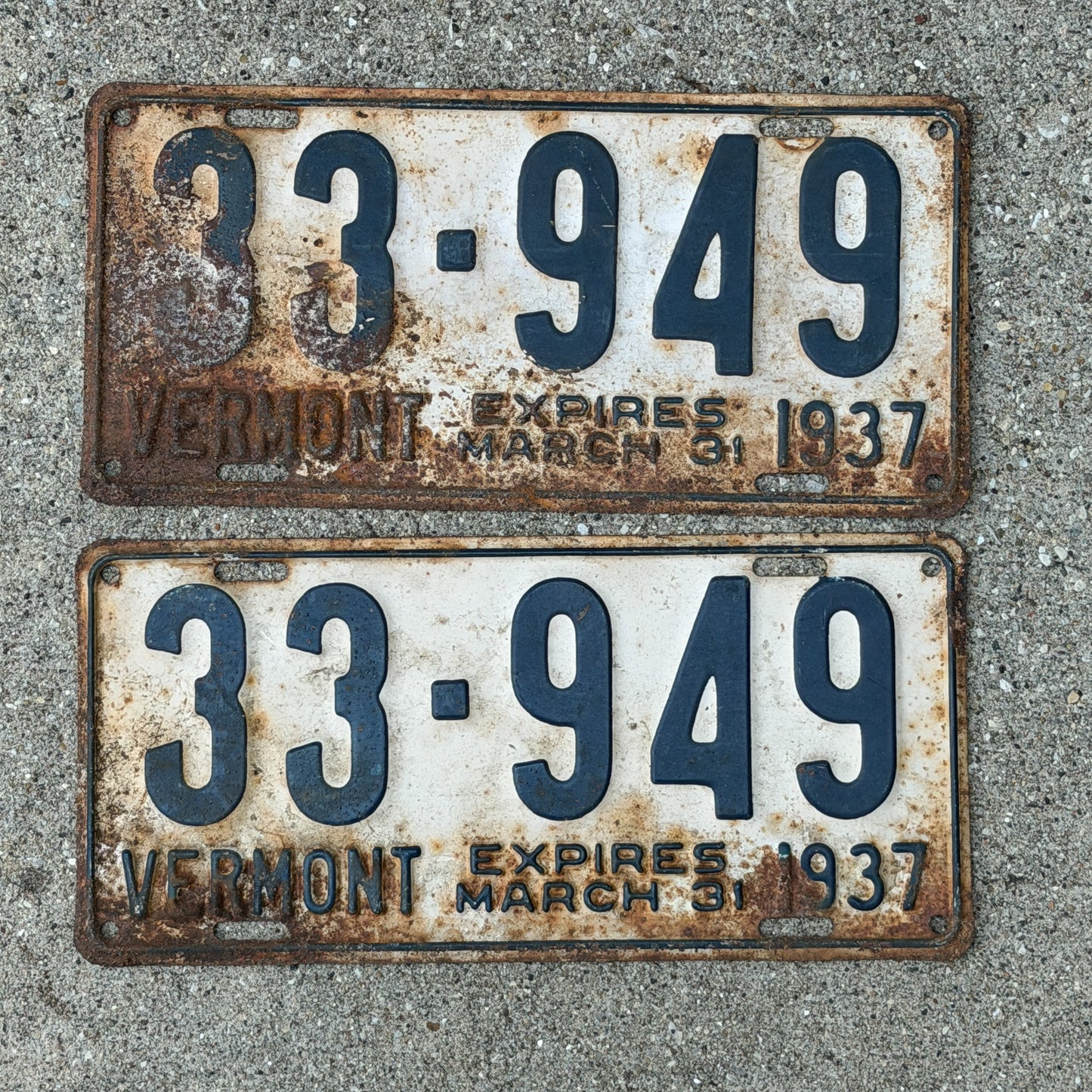 Photo of a 1936 1937 Vermont License Plate Pair Auto Tag Garage Decor Vintage 33 949 with original patina