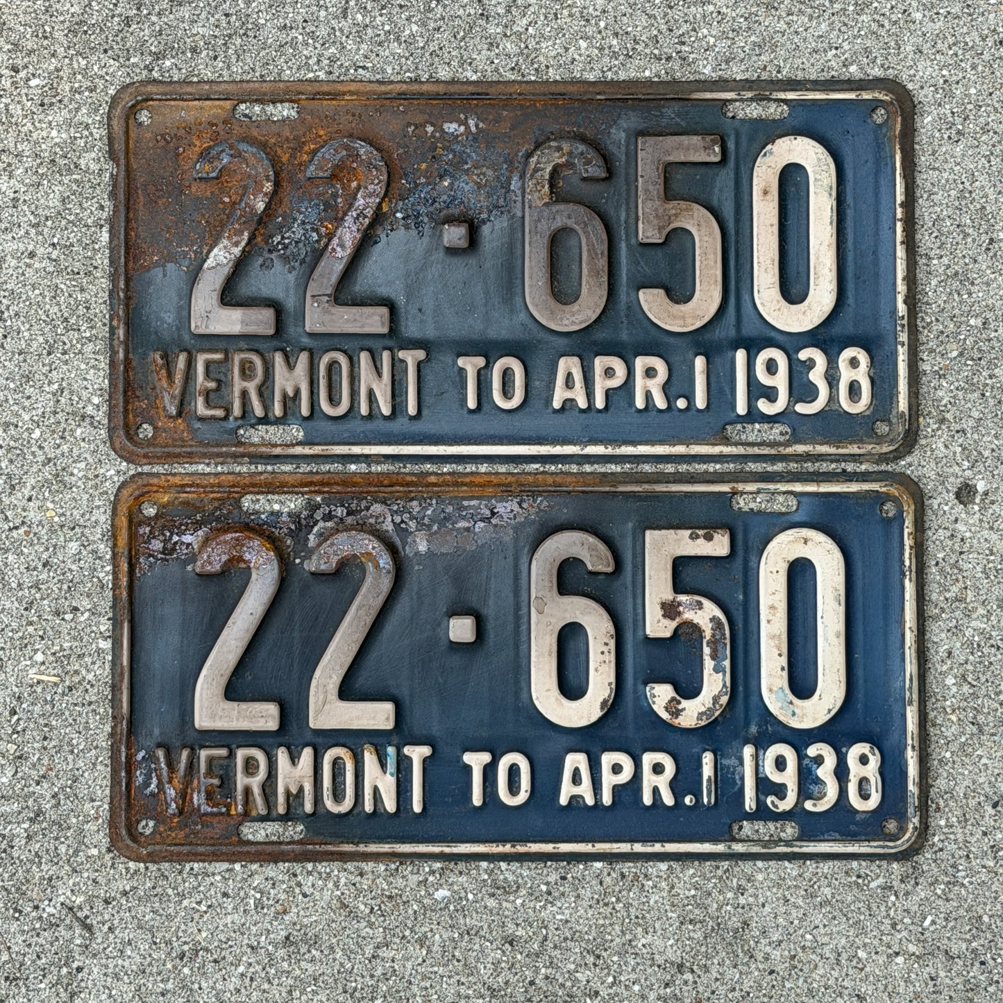 Photo of a 1937 1938 Vermont License Plate Pair Auto Tag Garage Decor Vintage 22 650 with original patina