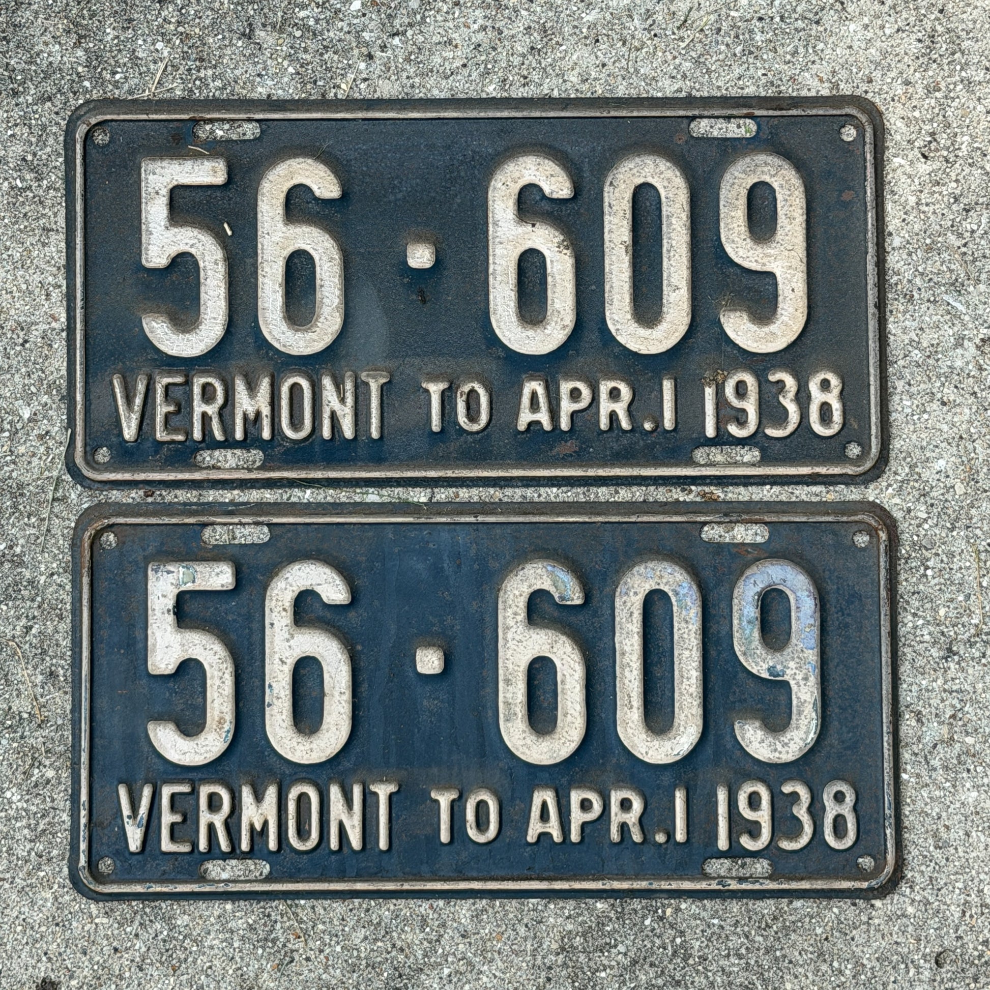 Photo of a 1937 1938 Vermont License Plate Pair Auto Tag Garage Decor Vintage 56 609 with original patina