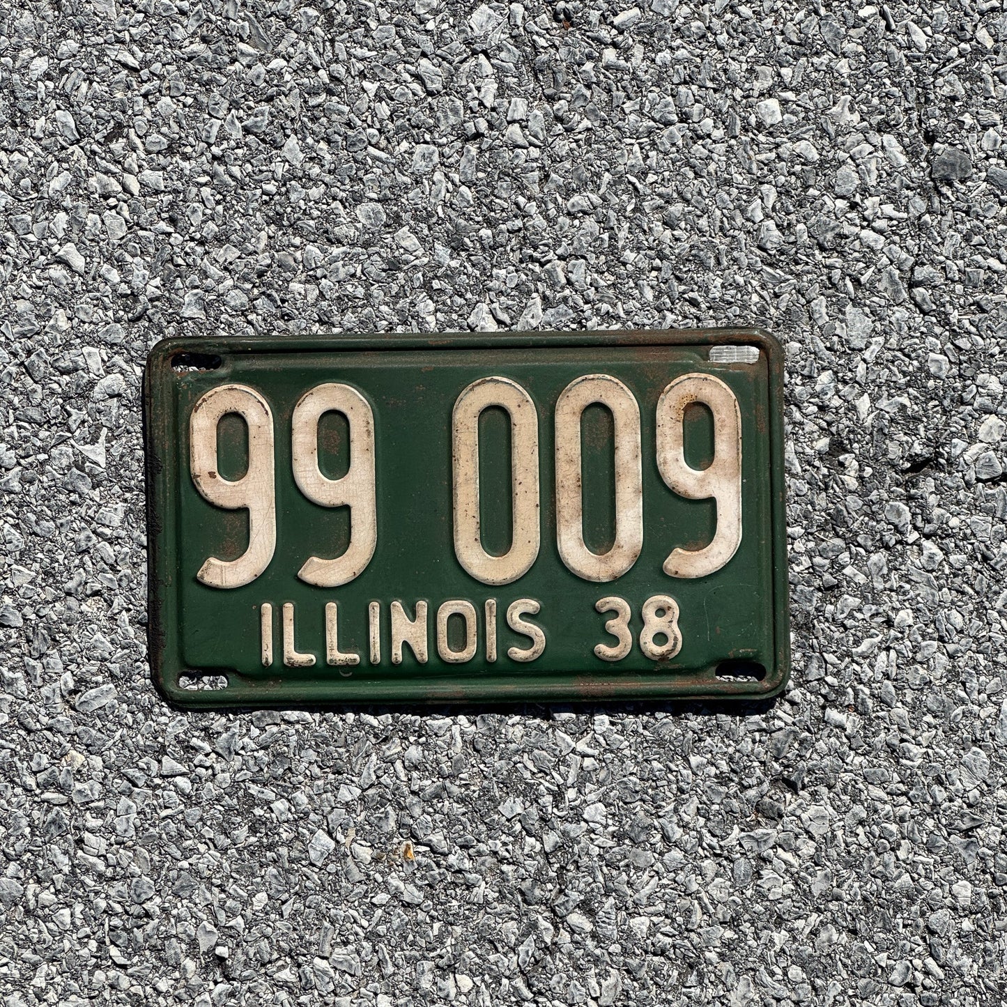 Photo of a 1938 Illinois License Plate Auto Tag Garage Decor Vintage Full House 99 009