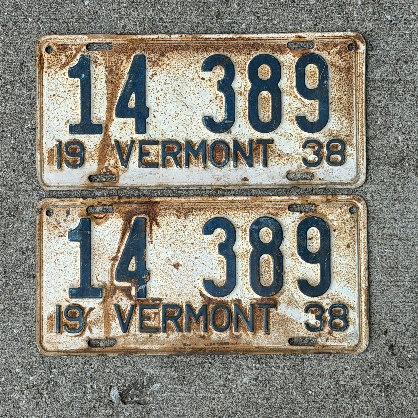 Photo of a 1938 Vermont License Plate Pair Auto Tag Garage Decor Vintage 14 389 with original patina