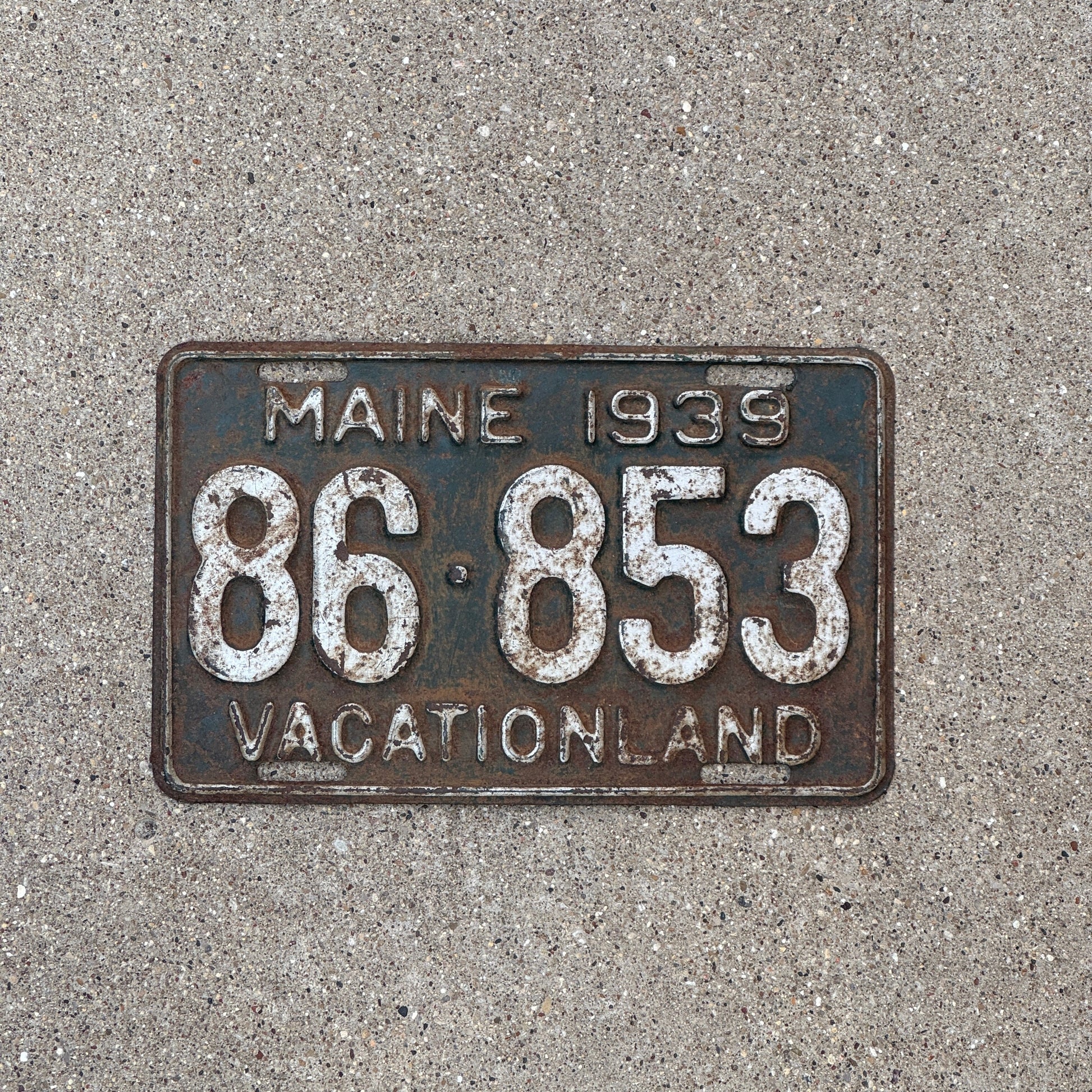 Photo of a 1939 Maine License Plate Auto Tag Garage Decor Vintage 86853