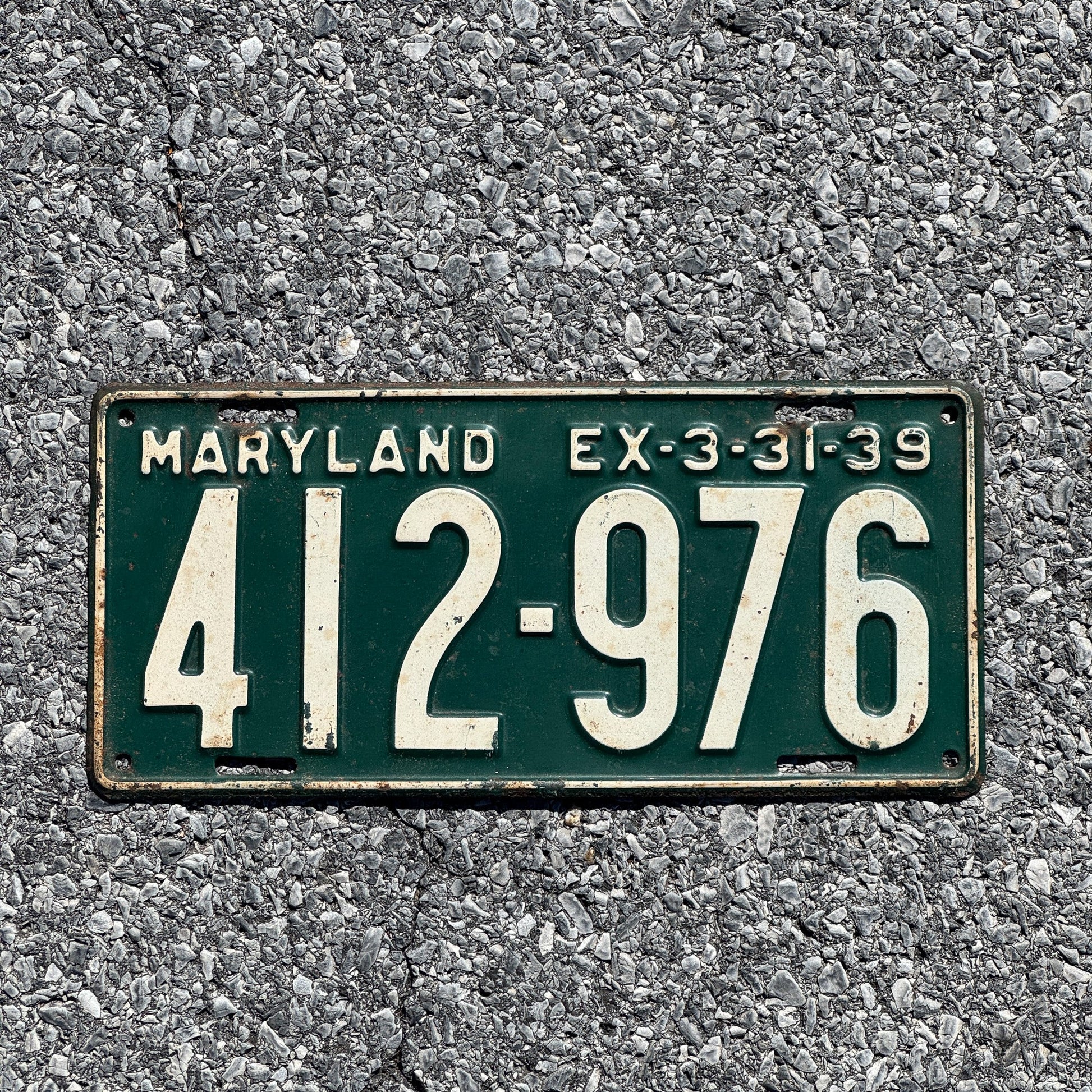Photo of a 1939 Maryland License Plate Auto Tag Garage Decor Vintage 412 976