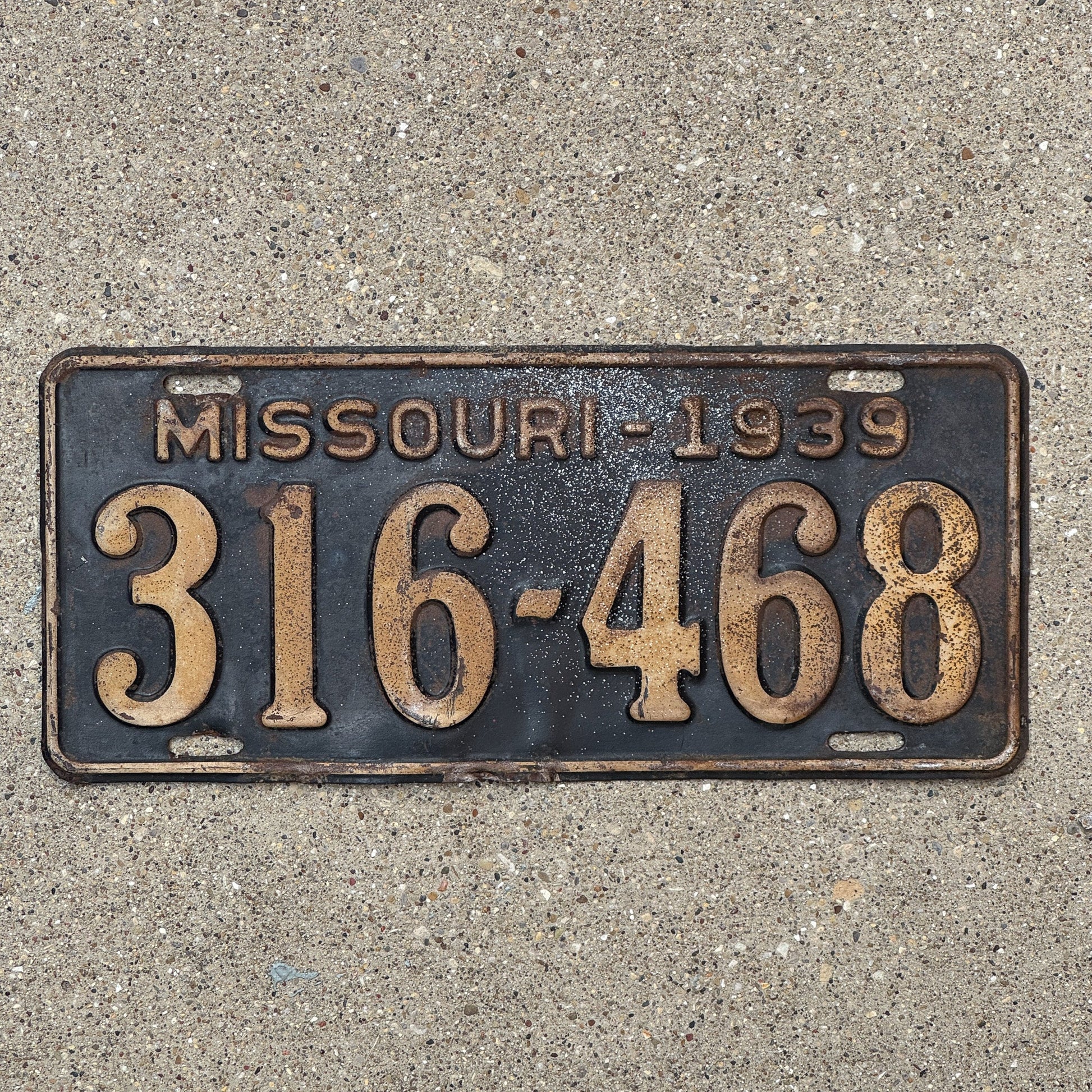Photo of a 1939 Missouri License Plate Auto Tag Garage Decor Vintage 316 468 with original patina