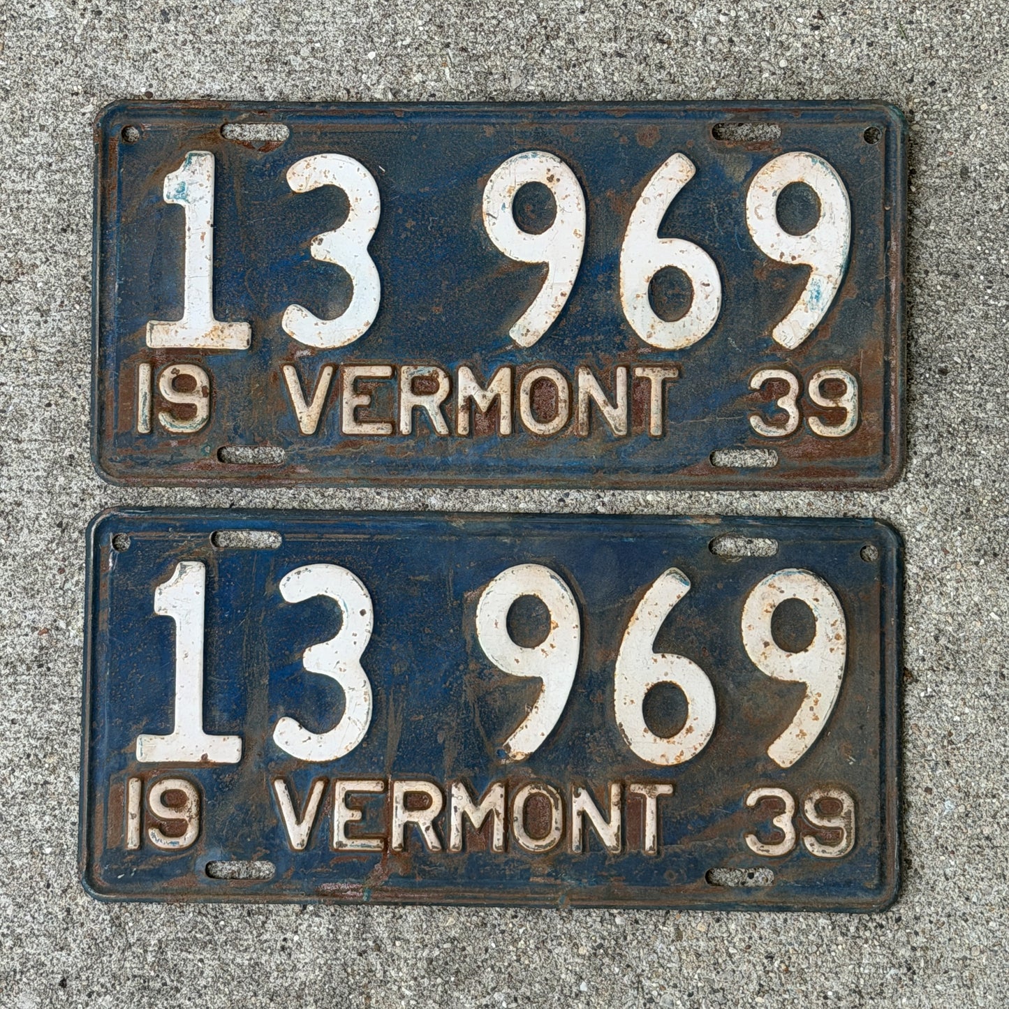 Photo of a 1939 Vermont License Plate Pair Auto Tag Garage Decor Vintage 13 969 with original patina