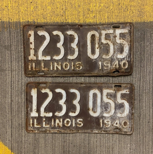 Photo of a 1940 Illinois License Plate Auto Tag Garage Decor Vintage 1233 055