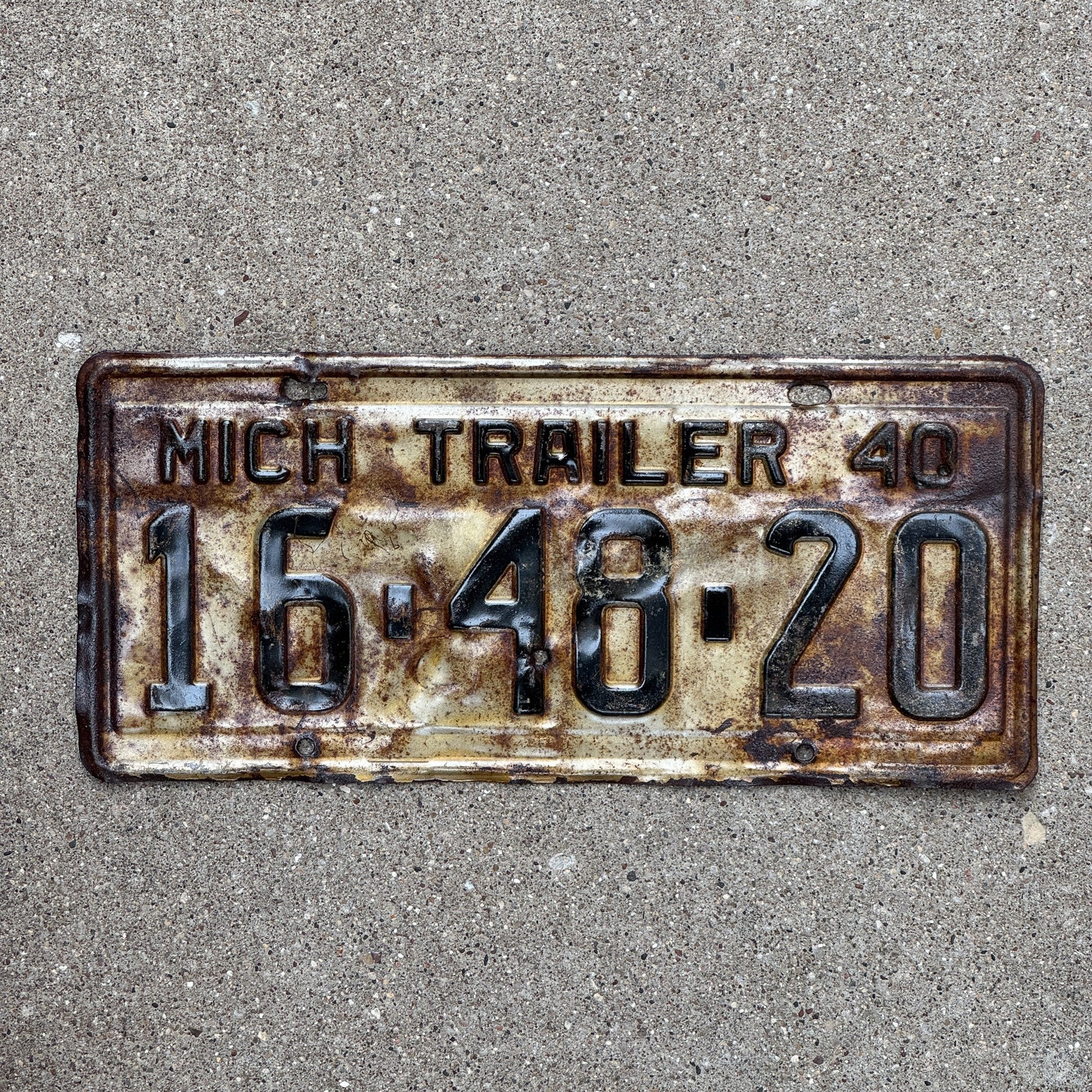 Photo of a 1940 Michigan TRAILER License Plate Auto Tag Garage Decor Vintage 164820